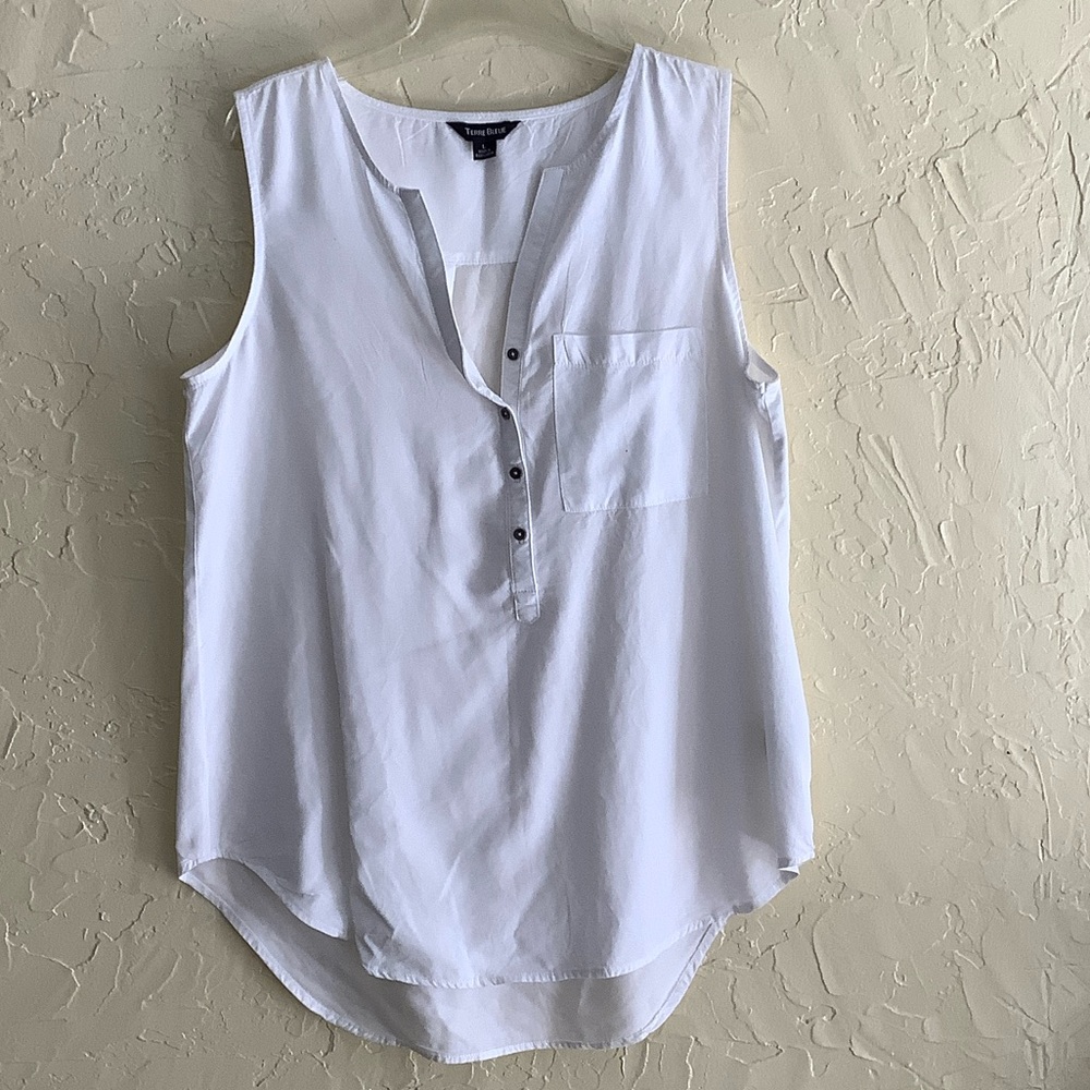 Classic White Sleeveless Women's Tank Top